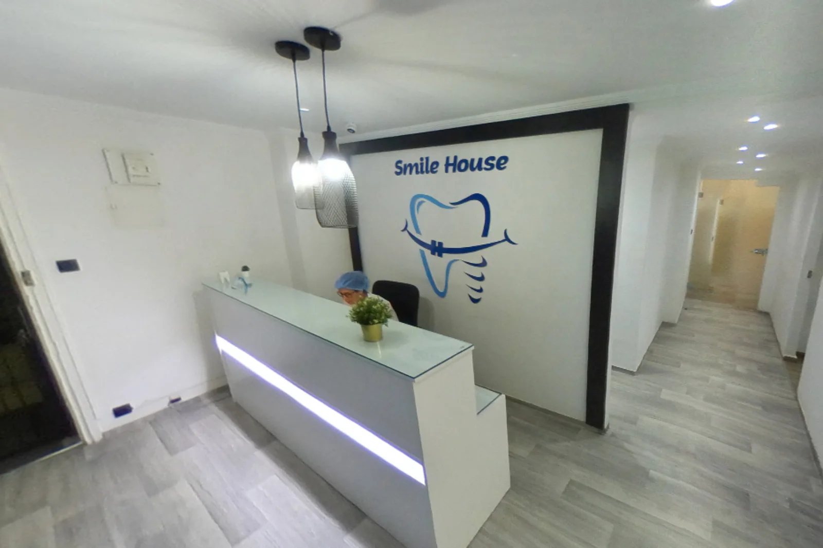 Dr. Rouijel Mounir - Cabinet dentaire Smile House dentiste rabat maroc morocco